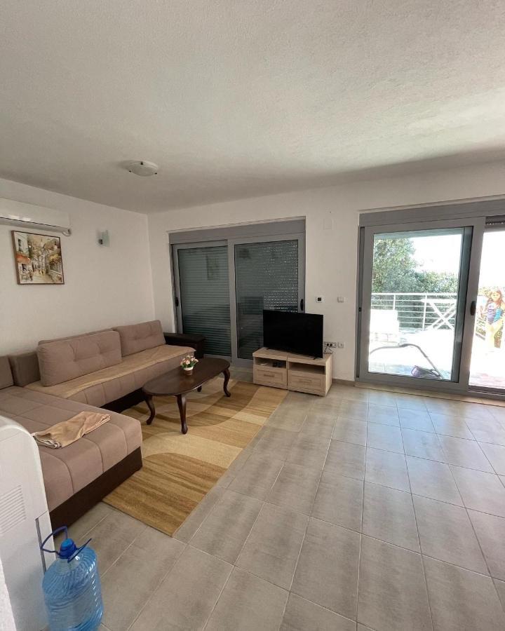 Apartman Ail 2 Ulcinj Ngoại thất bức ảnh